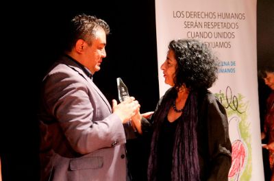 En representación de la emisora estuvieron presentes su director, Patricio López, y la vicerrectora de Extensión y Comunicaciones, Faride Zeran.