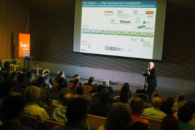 La actividad contó además con la participación de Mateo Valero, director del Centro de Supercomputación de Barcelona, quien dictó la conferencia "La supercomputación, generadora de riqueza".