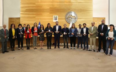 El Senado de la U. de Aysén está integrado por 10 académic@s, 2 representantes de l@s estudiantes y 2 representantes del personal de colaboración.