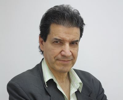 El académico del Instituto de Estudios Avanzados en Educación e investigador del CIAE, Roberto Araya. 