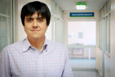 El académico de la Facultad de Medicina e integrante de la Red, Felipe Salech.