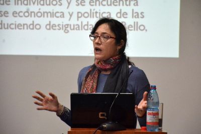 La profesora Arensburg asumió el 1 de abril como nueva directora de Extensión de la Universidad de Chile.