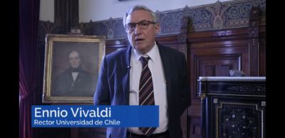 El rector Ennio Vivaldi, a través del curso, les dio la bienvenida a las y los miles de estudiantes que ingresaron en 2020 a la Universidad de Chile. 