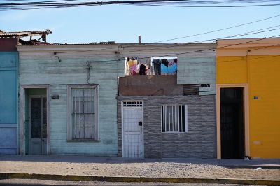 "Creo que es fundamental volver a considerar la vivienda como un derecho", dice el sociólogo y académico de la U. de Chile, Fernando Campos.
