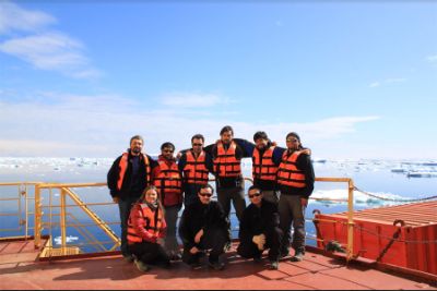 El hallazgo fue realizado durante la Expedición Científica Antártica organizada por el INACH el 2011, en el marco del Anillo de Ciencia Antártica ACT-105, dirigido por la profesora Teresa Torres.
