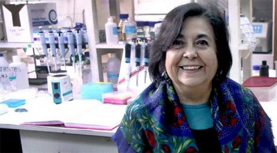 La profesora María Cdcilia Hidalgo destacó la importancia de terminar con las brechas de género en ciencia y tecnología.