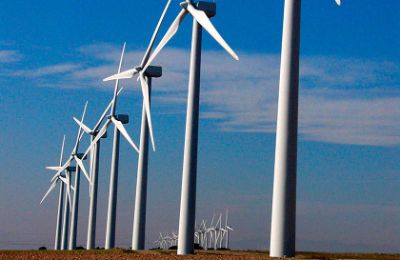 "Hoy en día las energías renovables están bajando sus precios y va a ser más productivo recurrir a la electromovilidad que usar gasolinas comunes", dijo Ignacio Santelices.