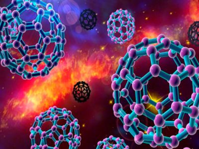 La tesis refiere al estudio de distintos aspectos de "nanopartículas huecas" (NPH) por medio de simulaciones de dinámica molecular.