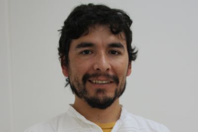 El profesor de la Facultad de Filosofía y Humanidades,  Iván Salinas está implementando el "Laboratorio de Prácticas de Formación Inicial y Docencia".