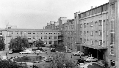 El HCUCH fue fundado el 15 de octubre de 1952 tras la reconstrucción del antiguo Hospital San Vicente de Paul.