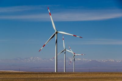 En Chile se han tomado acciones para avanzar en materia de energía, pero las y los especialistas de la Red de Pobreza Energética U. de Chile sostienen que aún queda mucho por hacer.