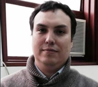 El académico de la Facultad de Odontología, José Antonio Jara, a buscar alternativas que mejoren el tratamiento y la supervivencia.