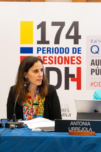 Antonia Urrejola es abogada de la U. de Chile y la primera mujer chilena en presidir la Comisión Interamericana de Derechos Humanos (CIDH)