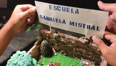 Imagen de la obra titulada "Escuela Gabriela Mistral" del artista Rolando Hernández de México. 