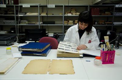 Durante la pandemia, las visitas profesionales al Archivo se concentraron en sólo dos veces por semana para efectos de conservación y limpieza de los documentos.