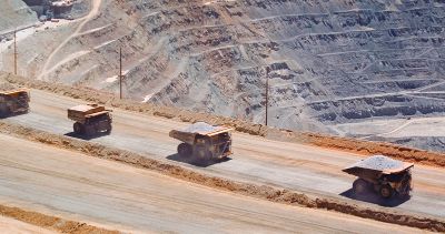 "La minería chilena, que hoy es responsable directa o indirectamente de cerca del 21% de las emisiones de CO2 del país, no puede quedarse fuera de este compromiso global", afirma Bárbara Salinas.
