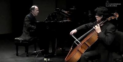 Como acto artístico se presentó "Tres Piezas de Fantasía opus 73", de Robert Schumann, con la interpretación de Celso López en violonchelo y Luis Alberto Latorre en piano