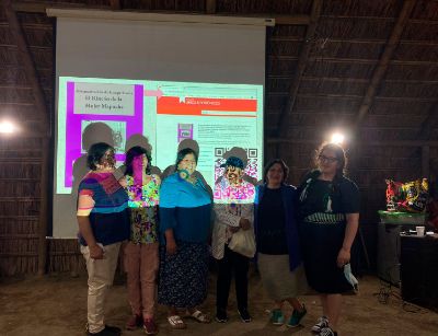 Las protagonistas de "El rincón de la mujer Mapuche", durante la presentación de este martes.