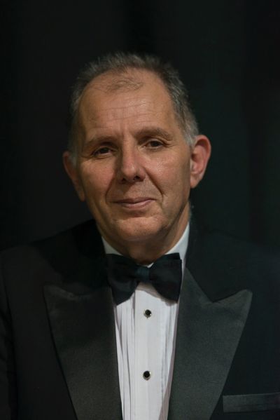 Rodolfo Saglimbeni, director de la Orquesta Sinfónica de la Universidad de Chile.
