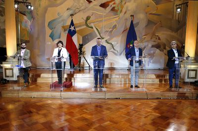 El pasado 1 de noviembre la U. de Chile realizó un debate presidencial en torno a los temas de educación, medioambiente y cultura. Los únicos ausentes fueron José Antonio Kast y Franco Parisi.