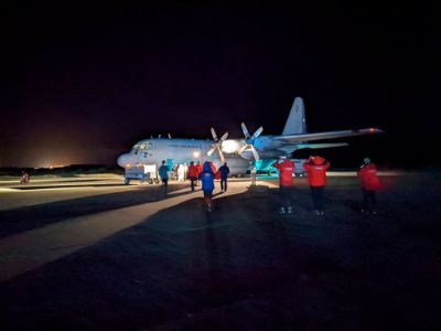 El equipo viajó a la base chilena más cercana al Polo Sur para ver el fenómeno, una misión que significó más de 14 días de espera y seis horas de vuelo hasta el lugar.