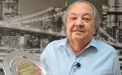 El profesor Ricardo Maccioni obtuvo el premio Chileno Senior por sus 50 años dedicados al estudio e investigación de la enfermedad de Alzheimer.