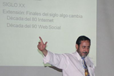 Pedro Calandra, director de la biblioteca de Cs. Agronómicas y Cs. Forestales.