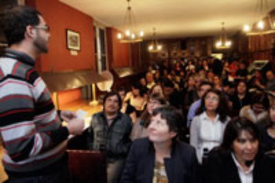 Esta tercera charla patrimonial del año 2012 fue realizada en las dependencias del Archivo Central Andrés Bello. 