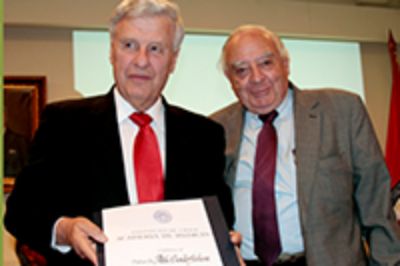  Dr. Attila Csendes recibe el Premio Academia Chilena de Medicina 