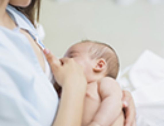 La lactancia materna: un proceso que trasciende la relación madre-hijo