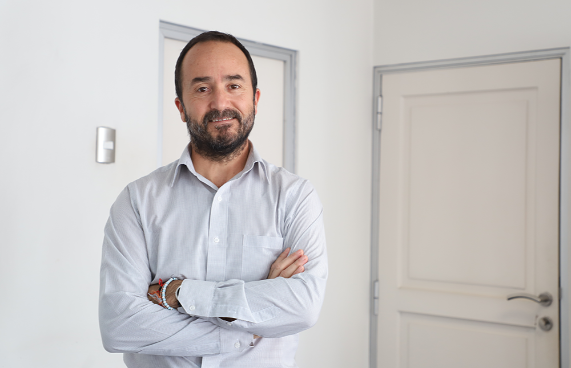 El pasado 02 de mayo, Rodrigo Fuster, académico de la Facultad de Ciencias Agronómicas UCH, asumió como el nuevo director de Investigación para la Vicerrectoría de Investigación y Desarrollo.