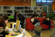 Biblioteca Central del Campus en la Fac. de Filosofía y Humanidades.